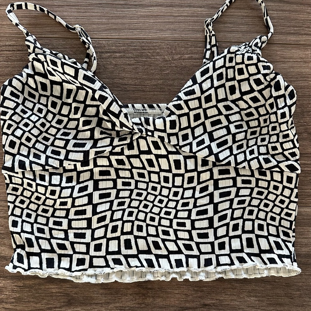 Urban Outfitters Black and White Geometric Crop Top Excellent Condition